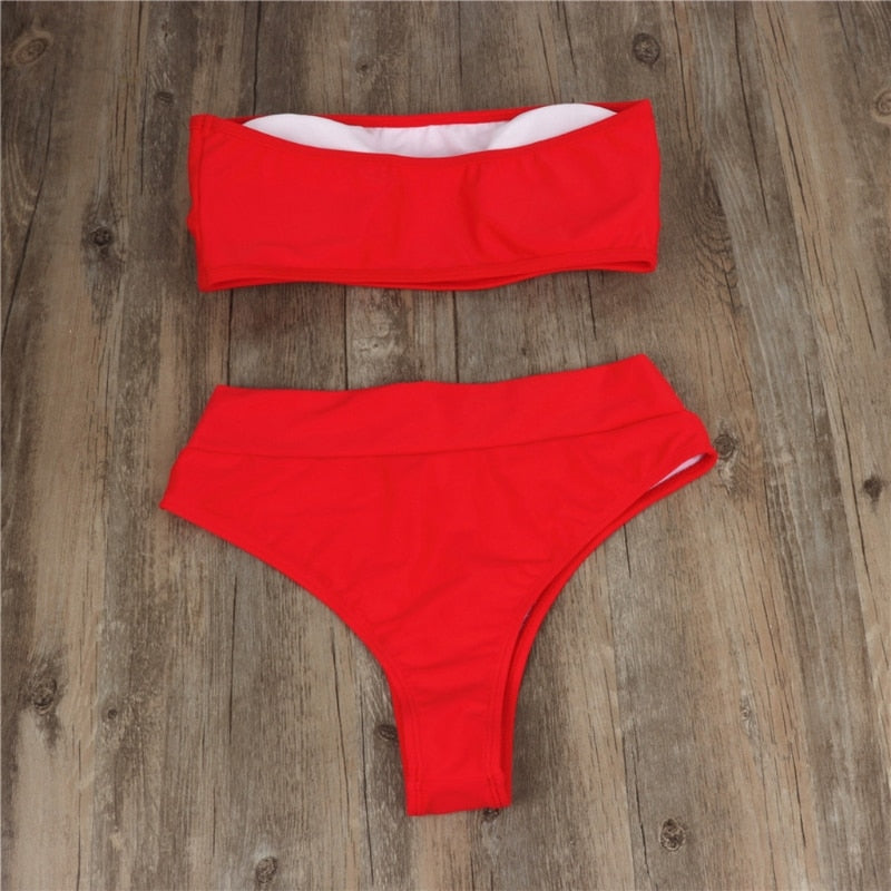 Stylowy damski strój kąpielowy dwuczęściowy, bikini bandeau z majtkami z wysokim stanem. Idealny na lato.