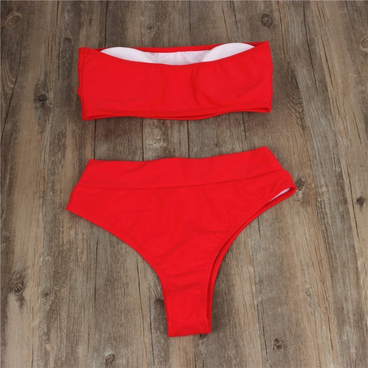 Stylowy damski strój kąpielowy dwuczęściowy, bikini bandeau z majtkami z wysokim stanem. Idealny na lato.