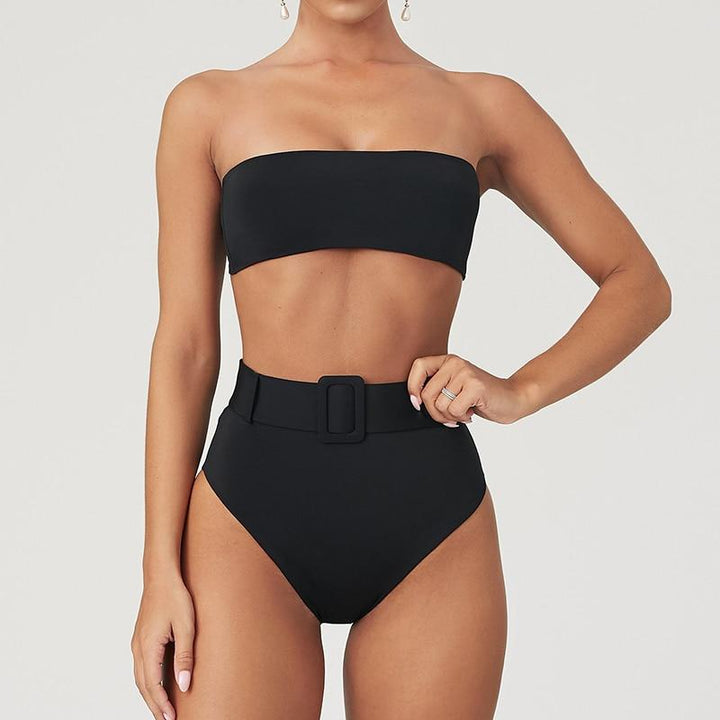 Eleganckie bikini bandeau dla kobiet. Strój kąpielowy z górą bez ramiączek i figami z wysokim stanem.