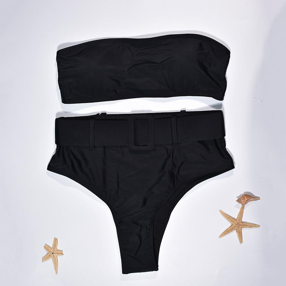 Dwuczęściowy strój kąpielowy bandeau z wysokim stanem. Idealny na letni wypoczynek i plażowanie.
