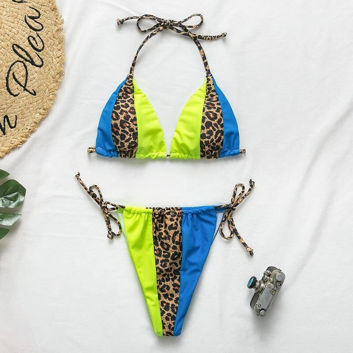 Stylowe damskie bikini dwuczęściowe. Strój kąpielowy na plażę i lato, z modnymi wiązaniami.