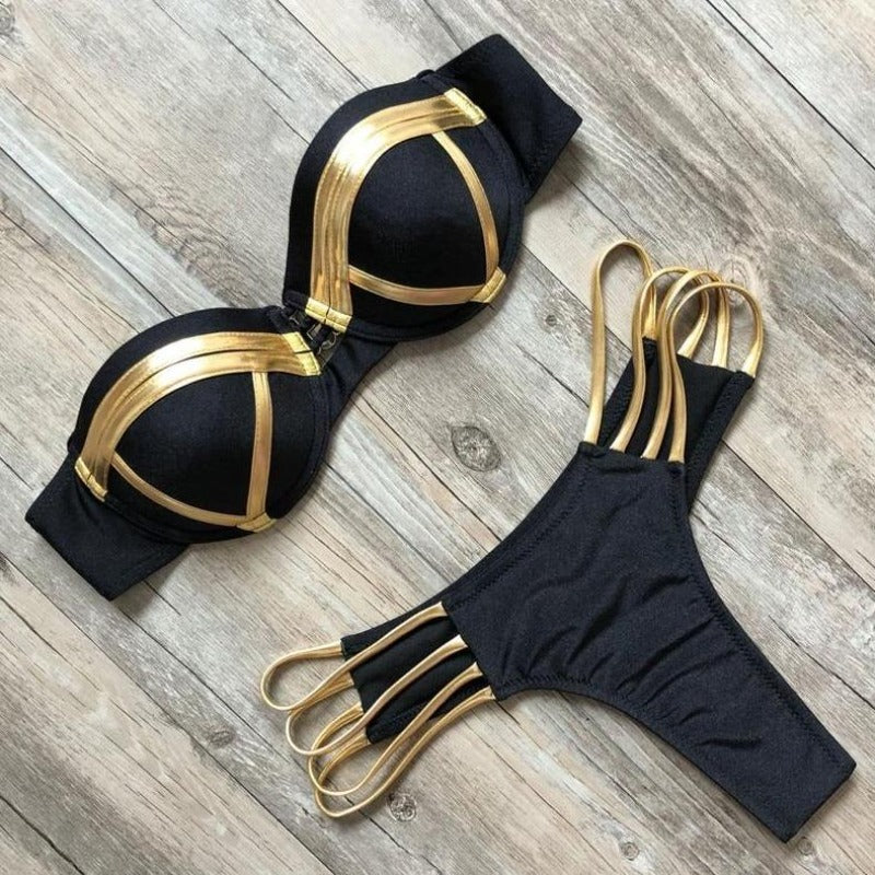 Eleganckie damskie bikini ze złotymi akcentami, góra bez ramiączek. Stylowy strój kąpielowy na lato.