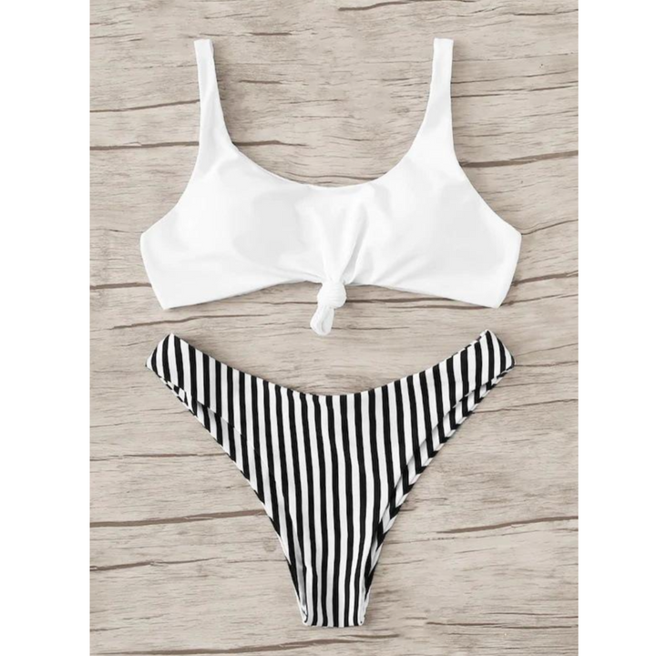 Stylowe damskie bikini z brazylijskimi figami, dwuczęściowy kostium kąpielowy na modną plażę.
