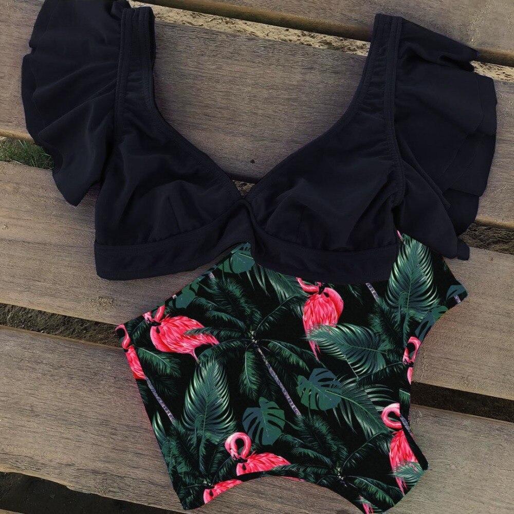 Stylowe damskie bikini z falbankami i podwyższonym stanem, idealne na letnie dni i relaks na plaży.