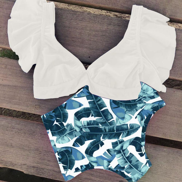 Eleganckie bikini z wysokim stanem i subtelnymi falbankami, dwuczęściowy strój kąpielowy, modny na plaży.