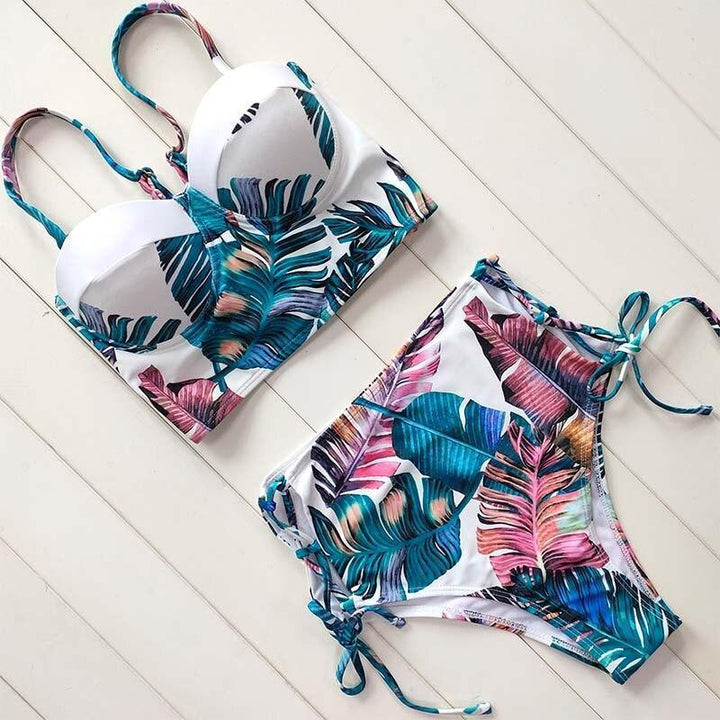Dwuczęściowe bikini damskie, wysoki stan, florystyczny wzór, letnia moda plażowa.