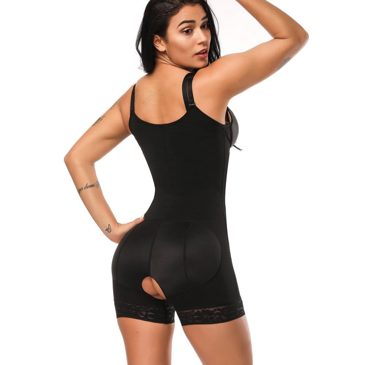 Komfortowe damskie body modelujące push-up, szerokie ramiączka. Bielizna wygładzająca.