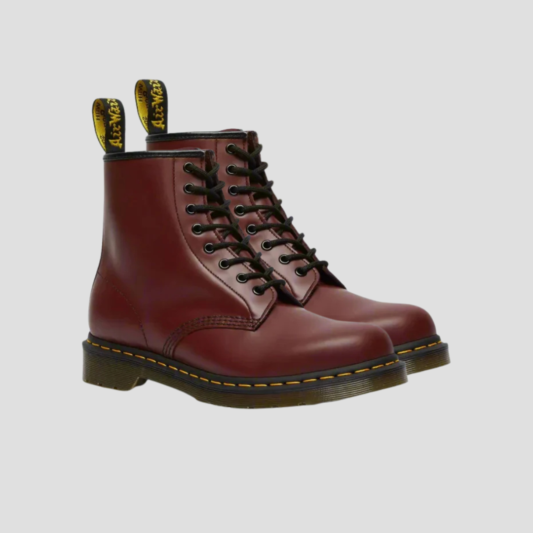 Eleganckie, damskie botki ze skóry, sznurowane buty zimowe o klasycznym kroju.