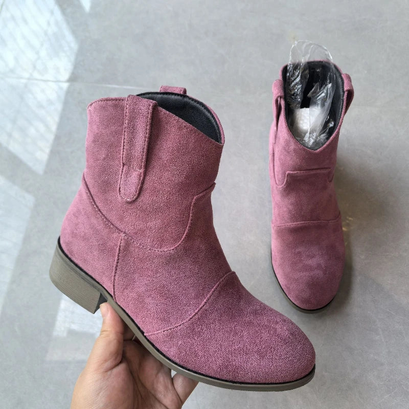 Botki damskie Kalina w stylu western boho. Czarne, eleganckie, na niskim obcasie. Modne obuwie zimowe.