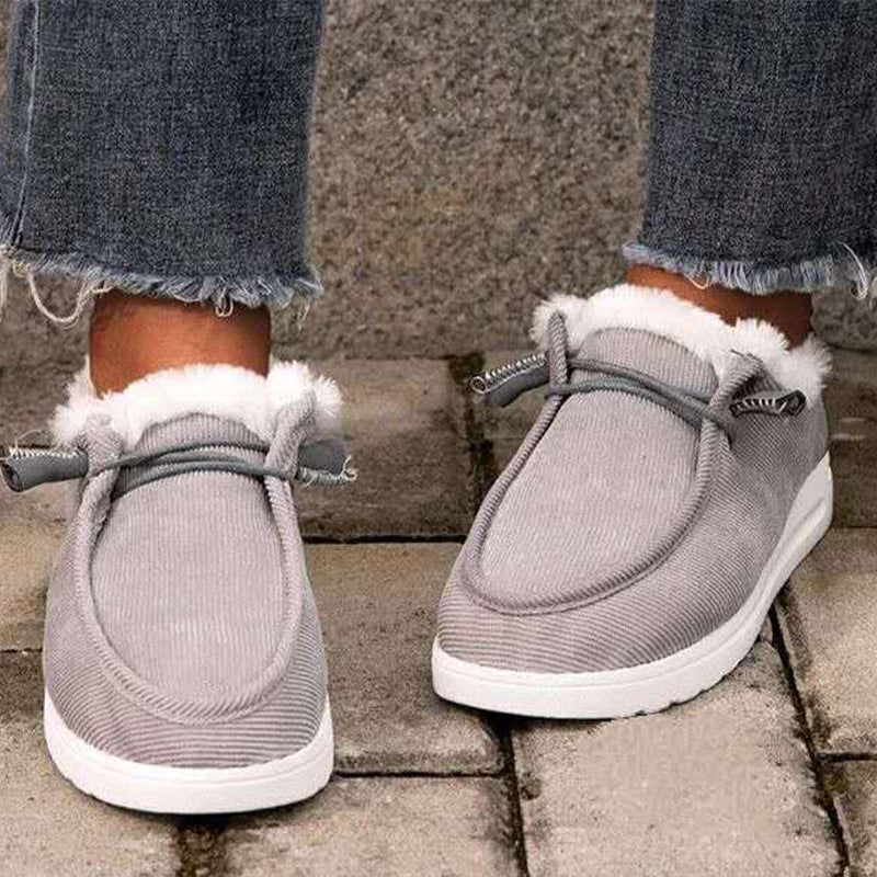 Damskie casualowe buty wsuwane Ewa. Stylowe i komfortowe obuwie do codziennych stylizacji.