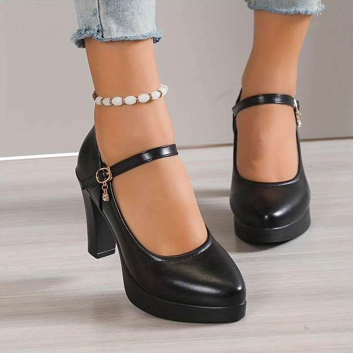 Wygodne i eleganckie buty damskie Mary Jane na platformie. Do biura i na wieczór, z paskiem.