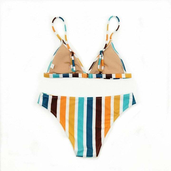 Dwuczęściowy strój kąpielowy dla kobiet, bikini w wielokolorowe paski. Idealny na wakacje, lato, plażę.