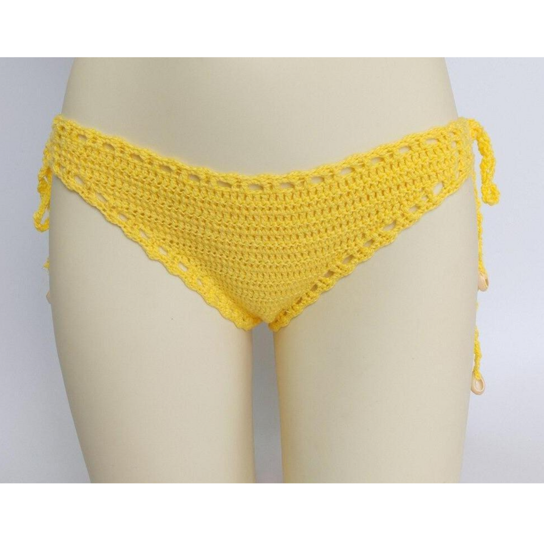 Damskie figi bikini w stylu boho. Posiadają plecione detale i wiązania. Idealne na lato.