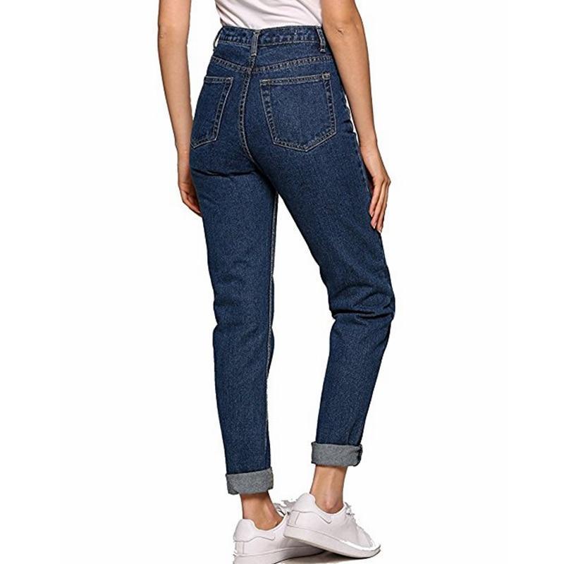 Modne damskie jeansy mom fit o wysokim stanie i luźnych nogawkach, w odcieniu błękitu, must-have w casualowej modzie.