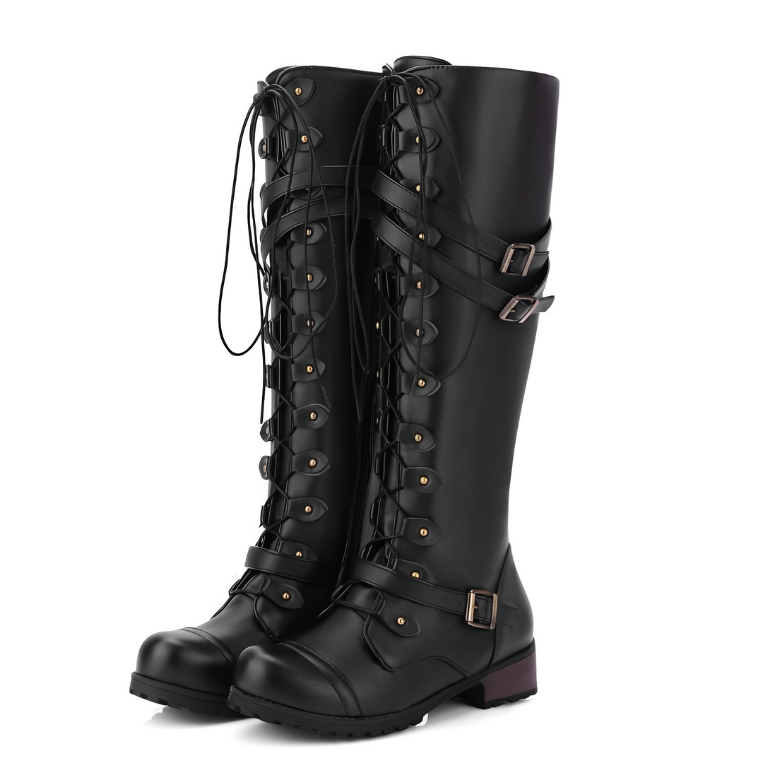 Eleganckie damskie buty jeździeckie z klamrą. Klasyczne botki jesienno-zimowe, idealne dla kobiet ceniących styl.
