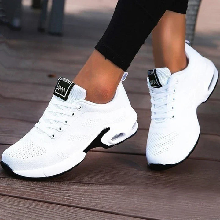 Wygodne obuwie sportowe damskie, perfekcyjne do chodzenia. Damskie sneakersy na co dzień.