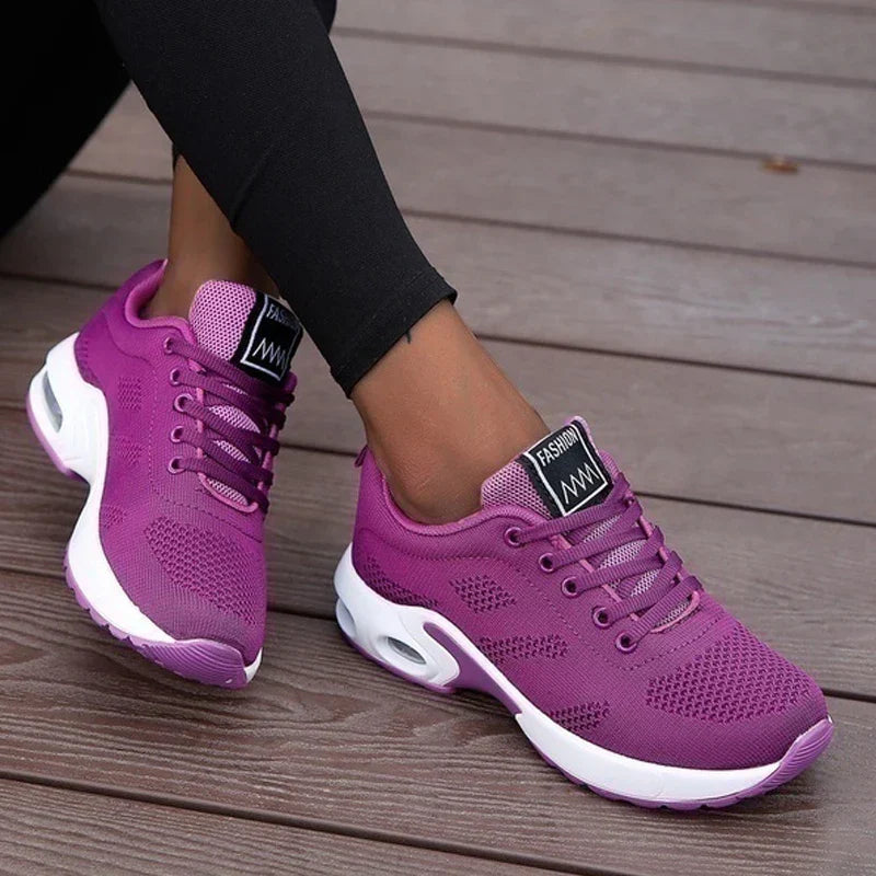 Damskie buty sportowe, lekkie i przewiewne. Idealne letnie sneakersy damskie.
