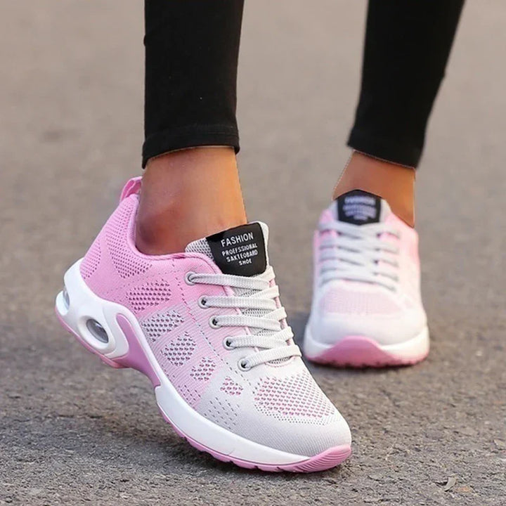 Stylowe damskie sneakersy, lekkie i amortyzujące. Komfortowe buty sportowe na trening.