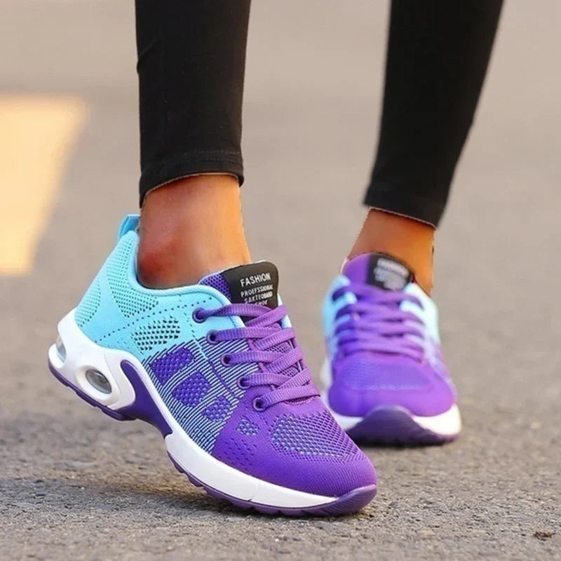 Uniwersalne damskie buty sportowe, lekkie i modne. Wygodne obuwie na każdą okazję.