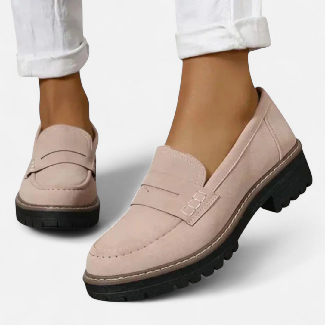 Wygodne mokasyny damskie z grubą platformową podeszwą. Stylowe buty codzienne do modnych stylizacji.