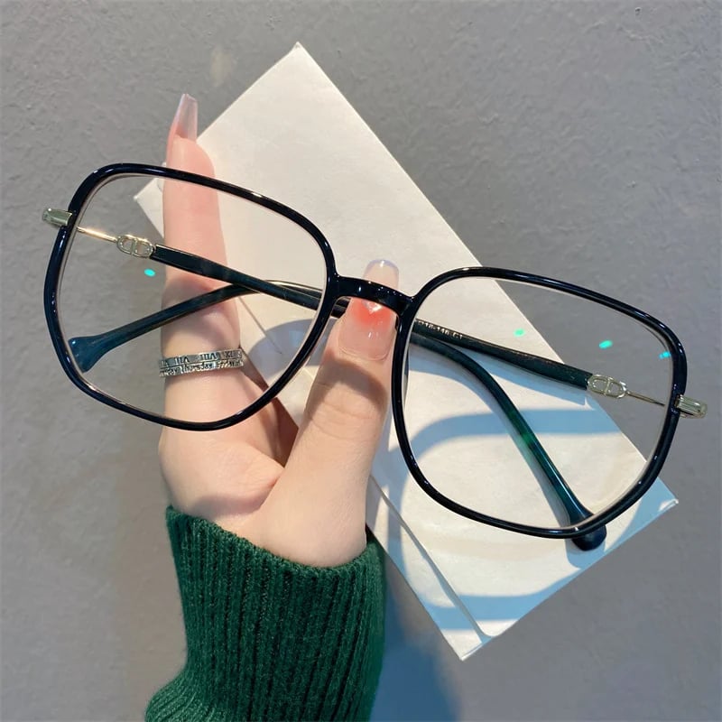 Damskie okulary do czytania z filtrem światła niebieskiego. Elegancka oprawka dla kobiet.