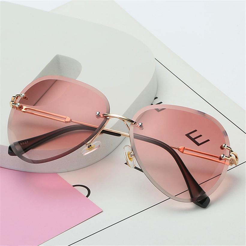 Damskie okulary przeciwsłoneczne pilotki, idealne na lato. Modny design i pełna ochrona UV.