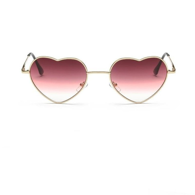 Stylowe okulary serca dla kobiet, idealne na upalne dni, dodatek do letniej stylizacji.