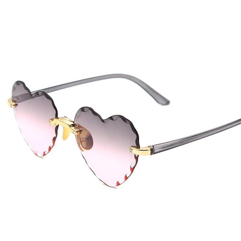 Kolorowe damskie okulary przeciwsłoneczne serca, must-have akcesorium na wakacyjne festiwale.