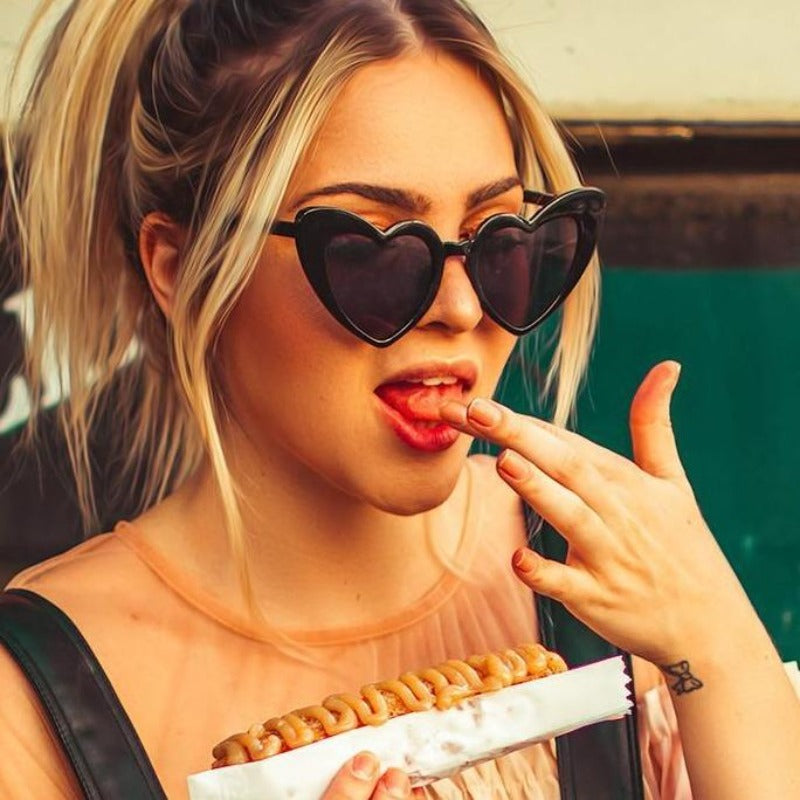 Damskie okulary przeciwsłoneczne serca retro, modny kształt na lato.