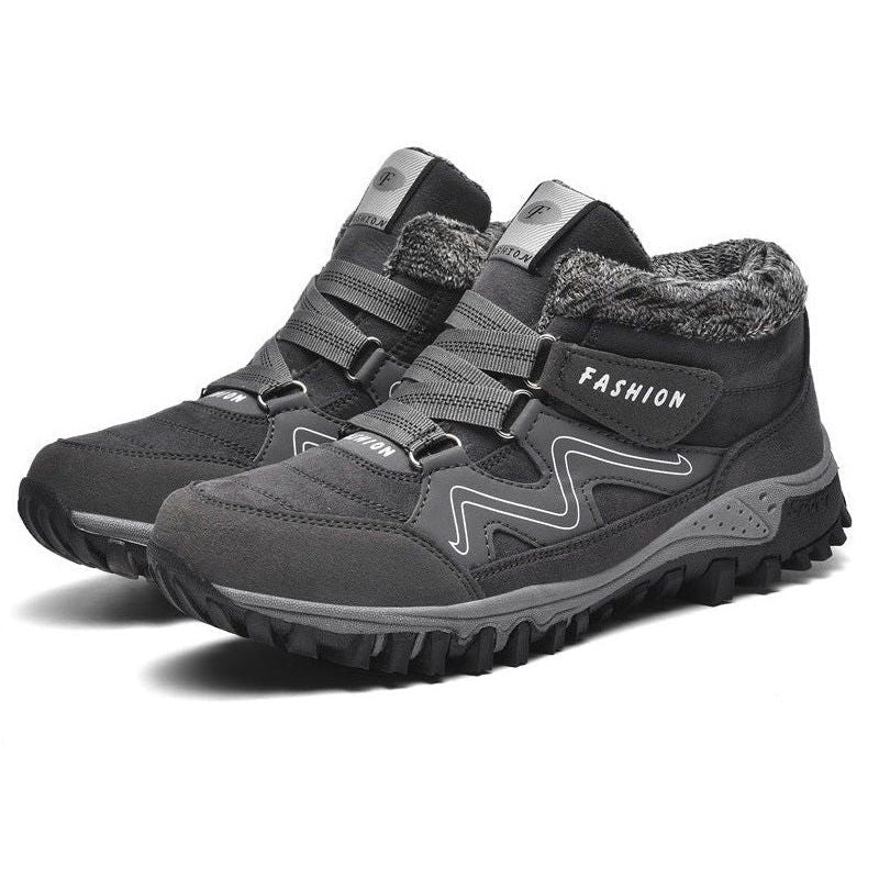 Antypoślizgowe damskie śniegowce, bezpieczne i wygodne obuwie na zimowe dni.