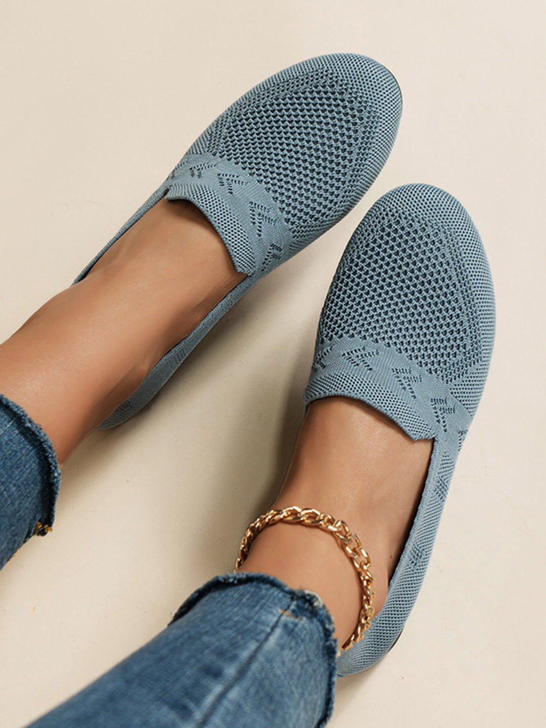 Eleganckie i komfortowe: damskie loafersy ortopedyczne. Wsuwane buty do chodzenia.