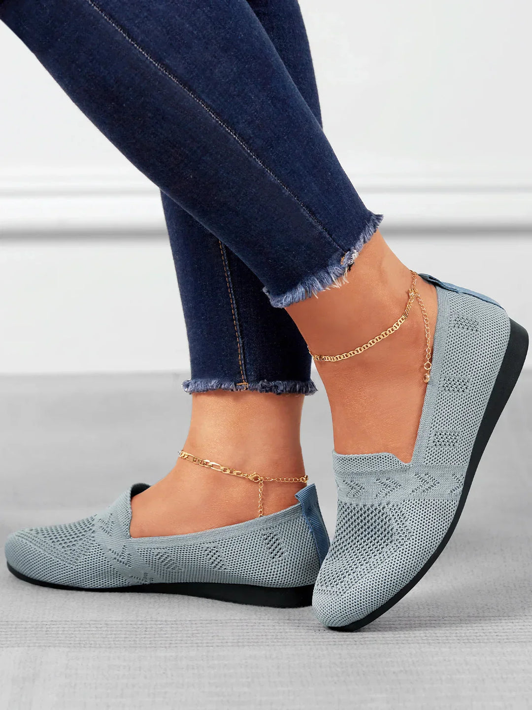 Damskie ortopedyczne loafersy z oddychającego materiału. Wygodne buty na co dzień.
