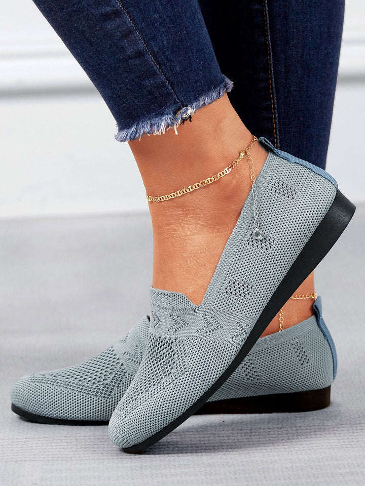 Komfortowe ortopedyczne loafersy damskie, zapewniające swobodę ruchu. Buty na co dzień.