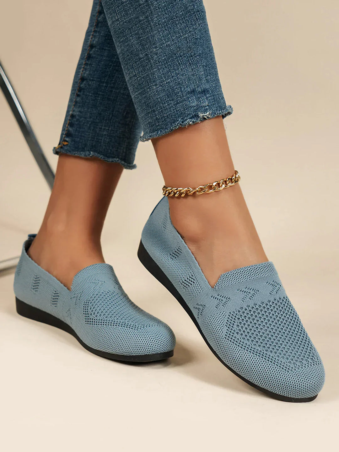 Stylowe damskie buty wsuwane, ortopedyczne loafersy. Idealne do casualowych stylizacji.