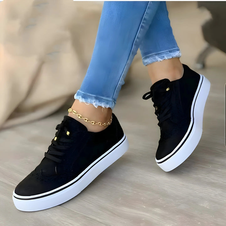 Damskie ortopedyczne sneakersy Selina. Komfortowe buty z wsparciem stóp, idealne na co dzień. Lekkie i stylowe.