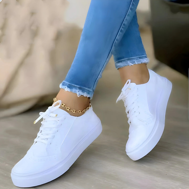 Eleganckie damskie sneakersy Selina. Ortopedyczne obuwie zapewnia lekkość i komfort noszenia przez cały dzień.