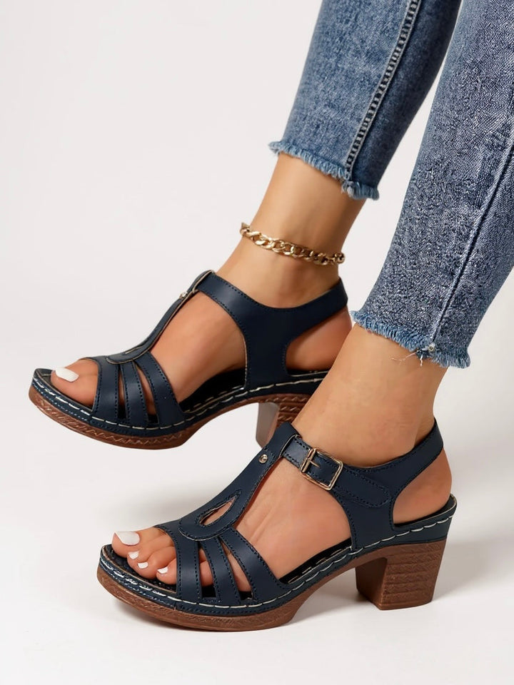 Stabilne sandały damskie na słupku, eleganckie na lato. Buty idealne do wielu stylizacji.
