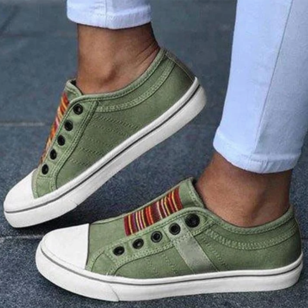 Lekkie damskie slip-on sneakersy Audrey. Przewiewne obuwie na lato, wygodne buty na co dzień dla aktywnych kobiet.