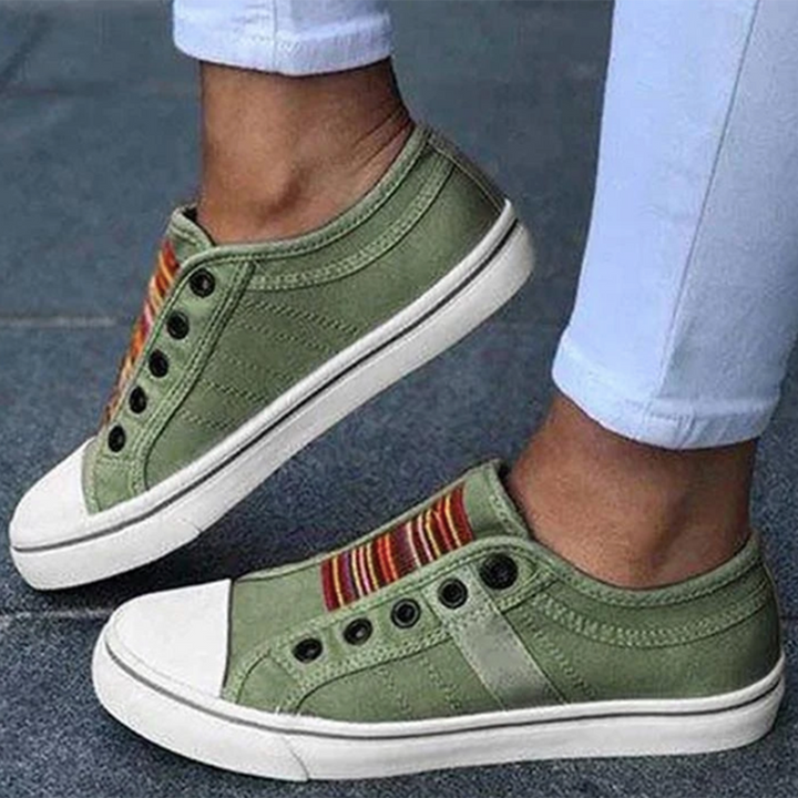 Lekkie damskie slip-on sneakersy Audrey. Przewiewne obuwie na lato, wygodne buty na co dzień dla aktywnych kobiet.