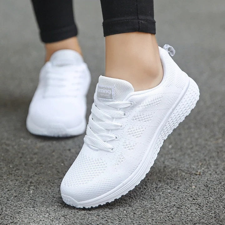 Stylowe damskie sneakersy, modne buty sportowe casual. Przewiewne obuwie niskie, doskonałe na każdą pogodę.