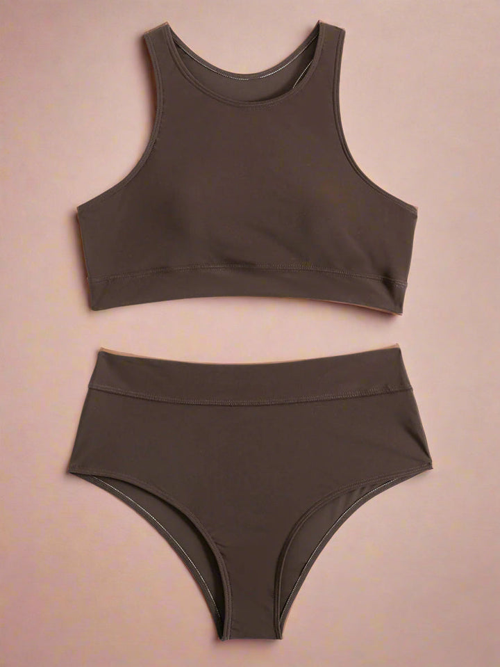 Stylowe dwuczęściowe bikini damskie z wysokim stanem, podkreślające figurę i dodające pewności.
