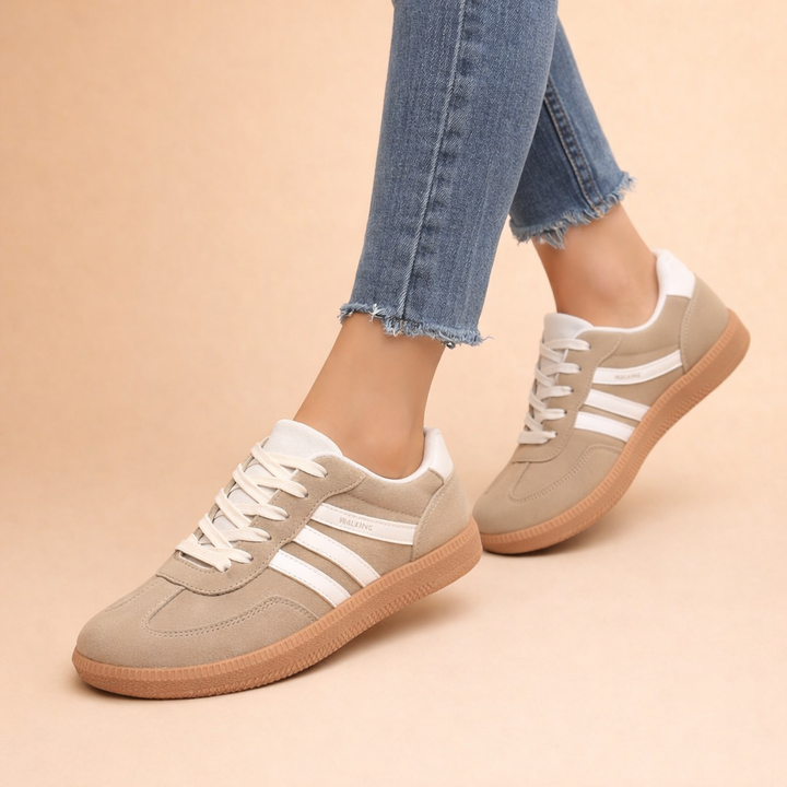 Czarne wsuwane trampki damskie. Modne, lekkie i wygodne buty casualowe na co dzień.