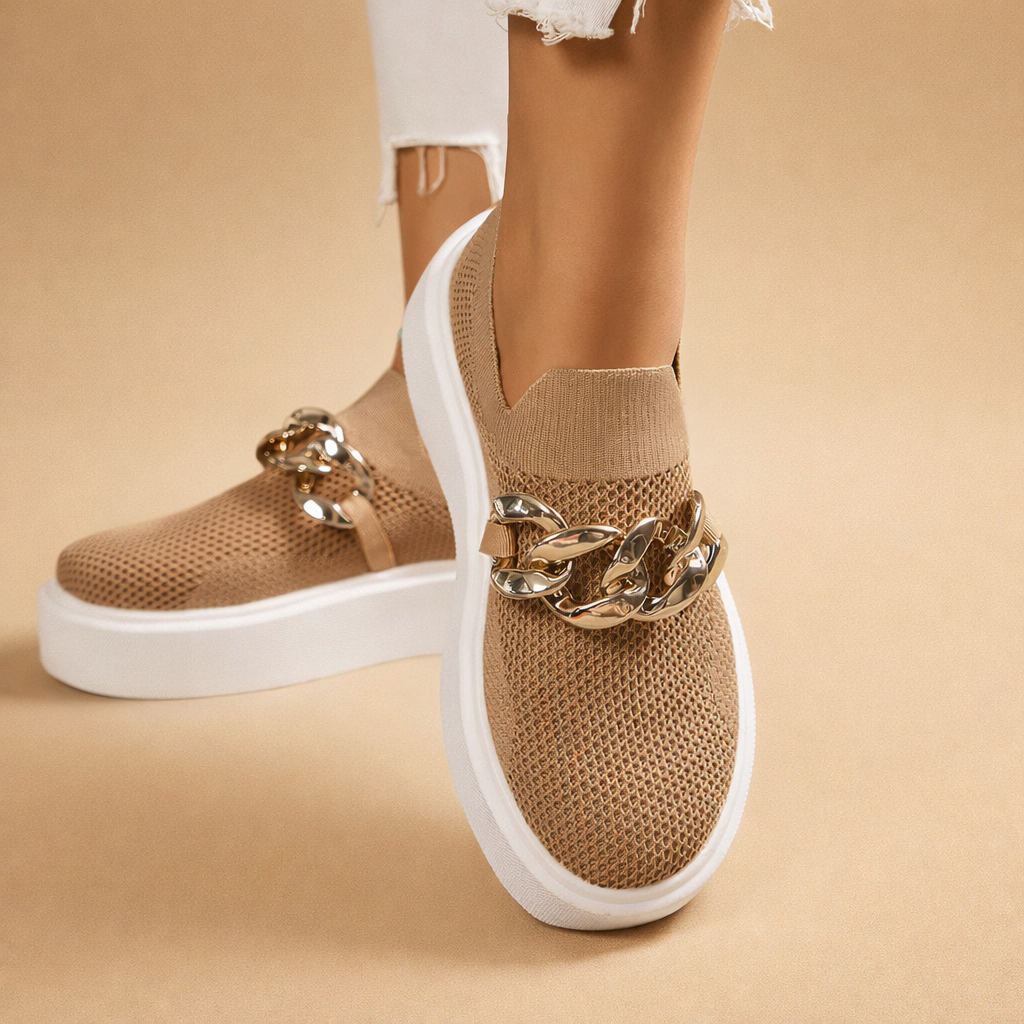 Damskie trampki wsuwane na platformie, idealne do casualowych stylizacji. Wygodne i modne sneakersy.