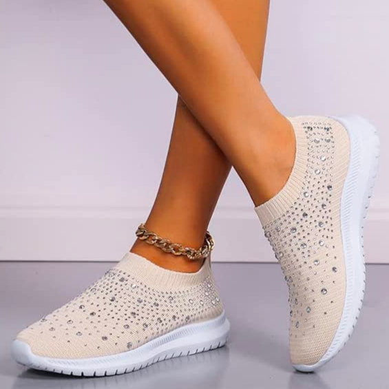 Granatowe damskie sneakersy ortopedyczne wsuwane, z profilowaną wkładką. Wspierają zdrowie i komfort stóp.