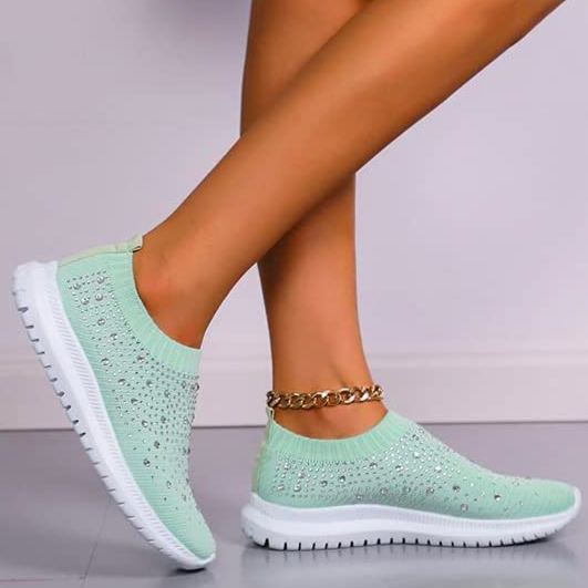 Damskie sneakersy ortopedyczne, wsuwane, beżowe. Minimalistyczny design, maksymalny komfort i wsparcie stopy.