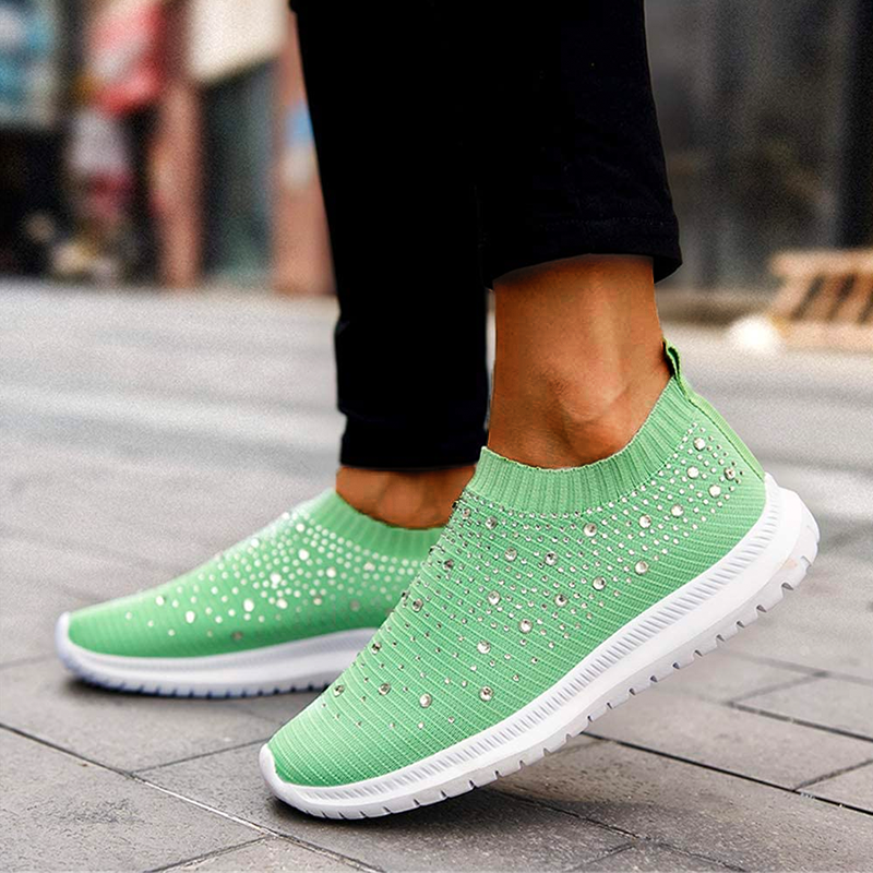 Czarne damskie sneakersy ortopedyczne, wsuwane, z innowacyjną amortyzacją. Modne obuwie dla wymagających.