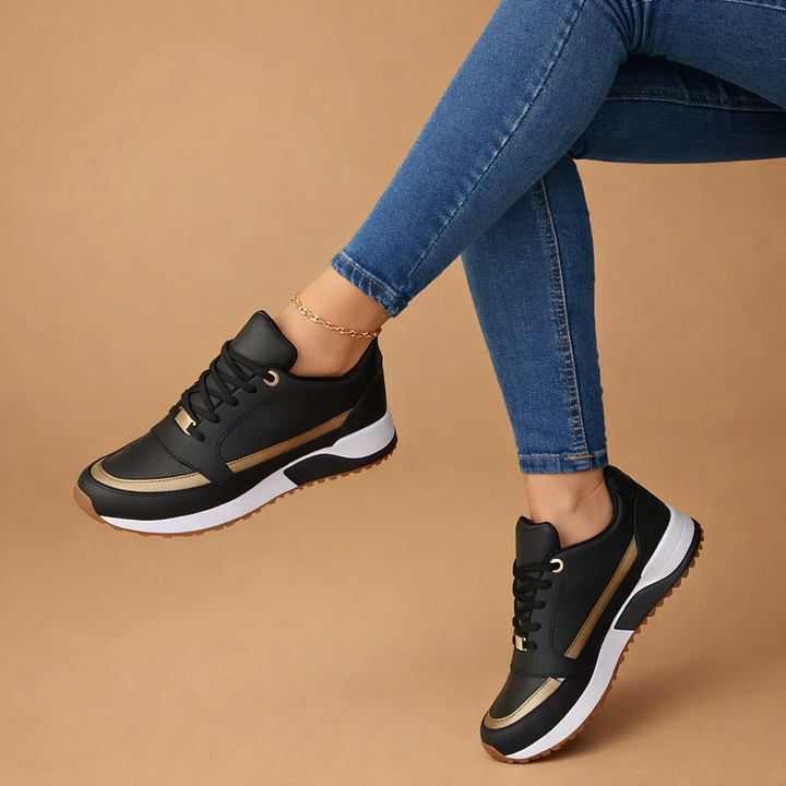 Kobieta w wygodnych trampkach. Modne buty na co dzień, idealne na wiosnę i lato.
