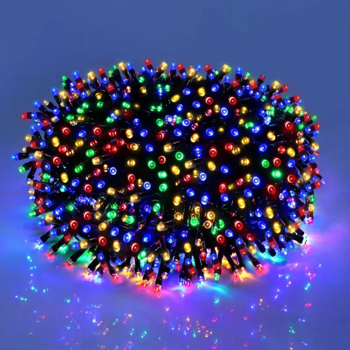 Świąteczne lampki łańcuchowe LED do dekoracji zewnętrznych. Stwórz magiczny nastrój w Boże Narodzenie.