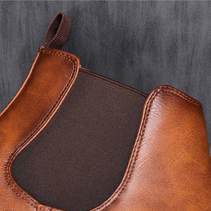 Stylowe męskie botki chelsea boots na jesienne dni w całej okazałości