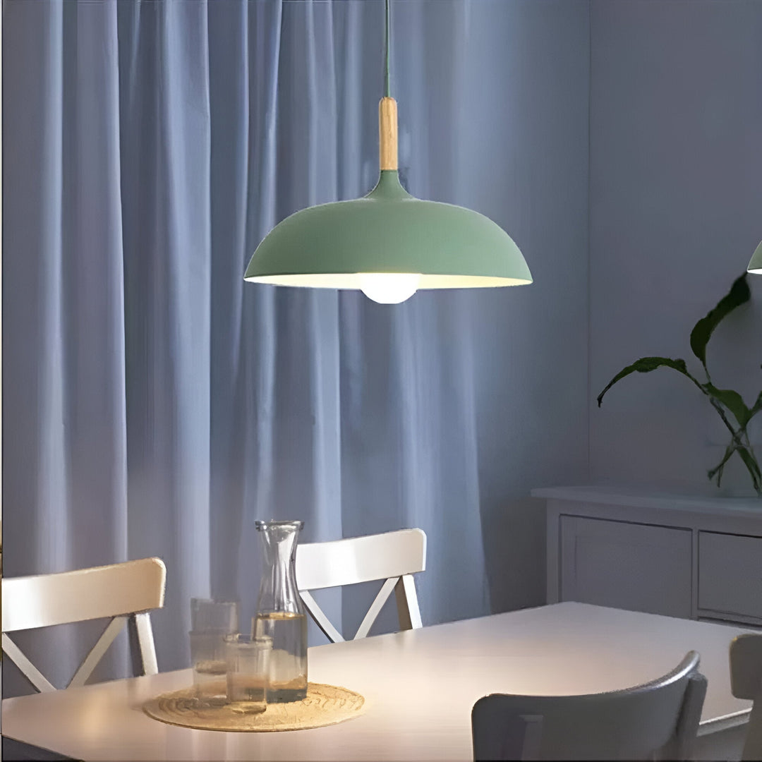 Lampa wisząca drewniana, styl skandynawski, oświetlenie do salonu z żarówką E27.